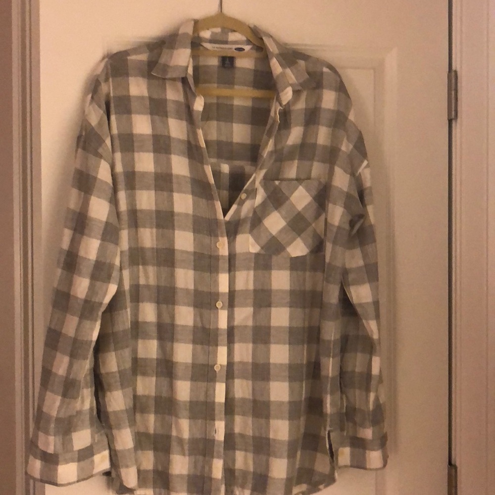 Gray and white buffalo plaid shirt